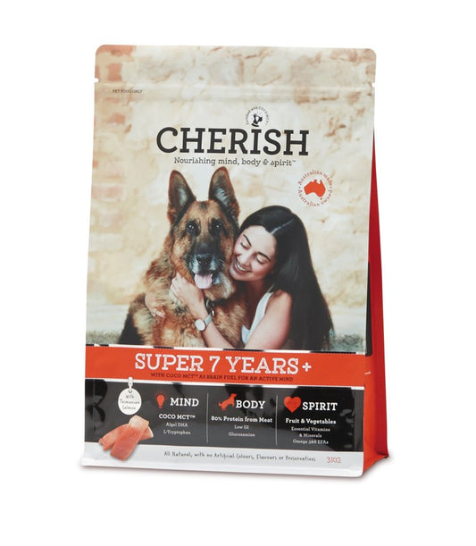 Happy older dog eating Cherish Super 7+ kibble Alihan