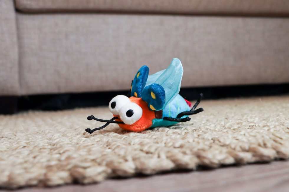 GiGwi Shining Friendz Firefly Dog Toy – Glow-in-the-Dark Plush Toy with Squeaker for Interactive Play and Night time Fun